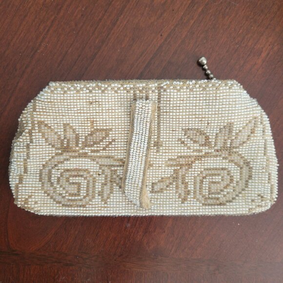 Vintage Beaded Ivory Floral Clutch Purse With Metal Zipper & Handle Accent - Picture 4 of 9